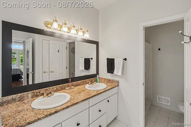 10654 W Braemar, Holly, MI 48442