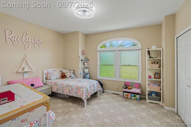 10654 W Braemar, Holly, MI 48442