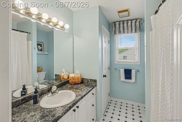 10654 W Braemar, Holly, MI 48442