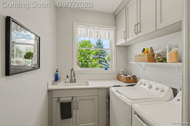 10654 W Braemar, Holly, MI 48442