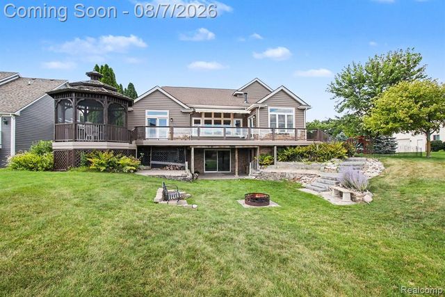 10654 W Braemar, Holly, MI 48442