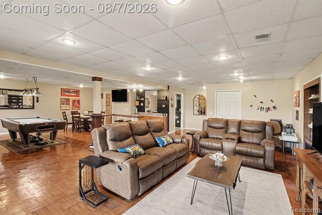 10654 W Braemar, Holly, MI 48442