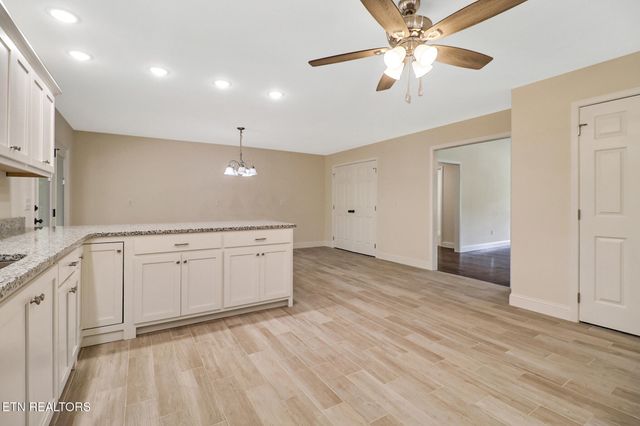 310 Summerwind Drive, Crossville, TN 38571
