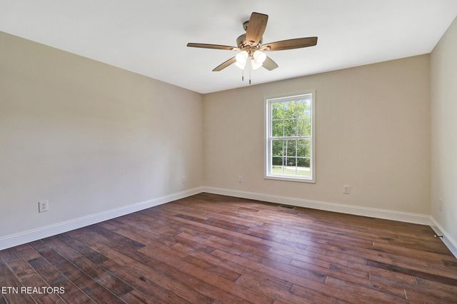 310 Summerwind Drive, Crossville, TN 38571