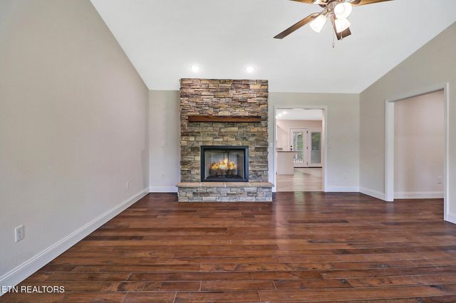 310 Summerwind Drive, Crossville, TN 38571