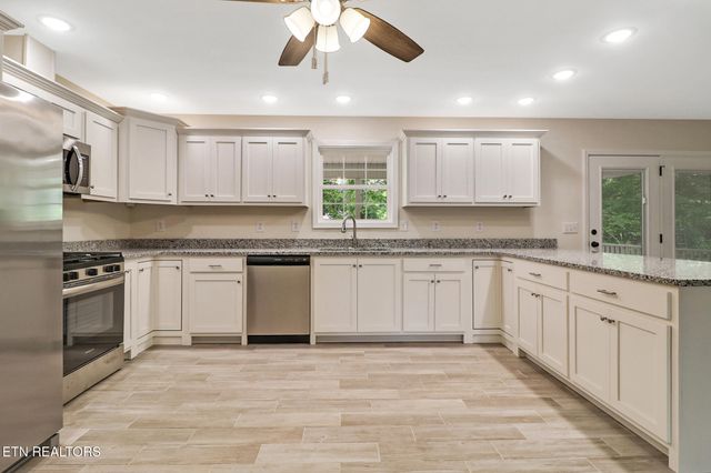 310 Summerwind Drive, Crossville, TN 38571