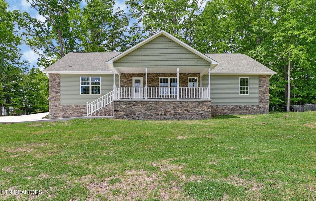 310 Summerwind Drive, Crossville, TN 38571