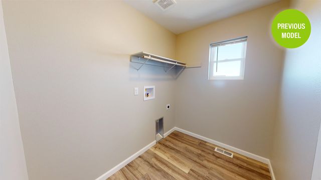 2216 23rd Ave Eisenhower, Minot, ND 58703