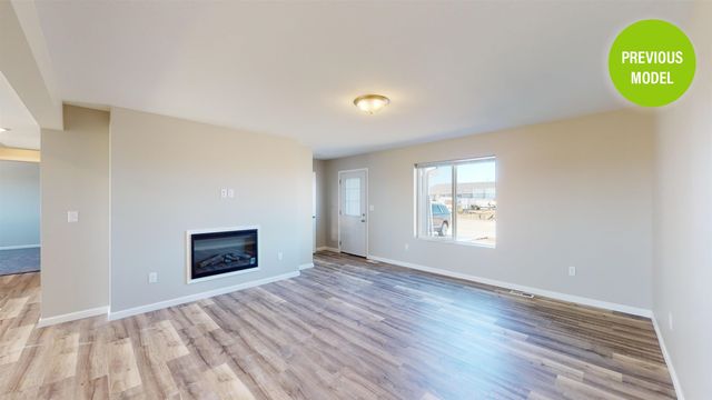 2216 23rd Ave Eisenhower, Minot, ND 58703
