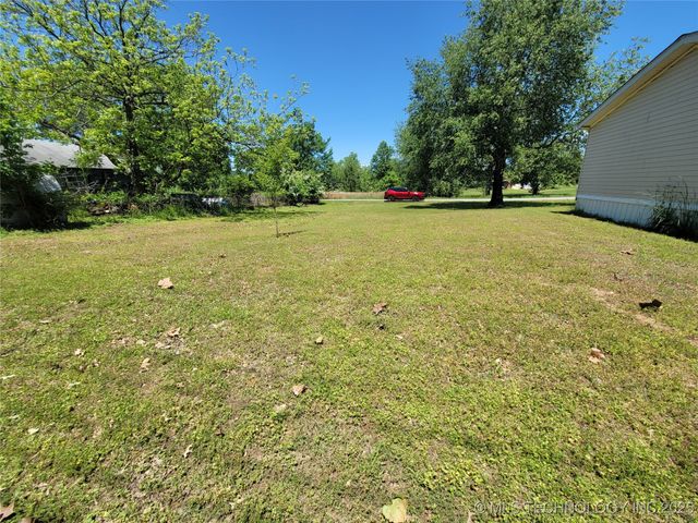1931 Coon Creek, Eufaula, OK 74432