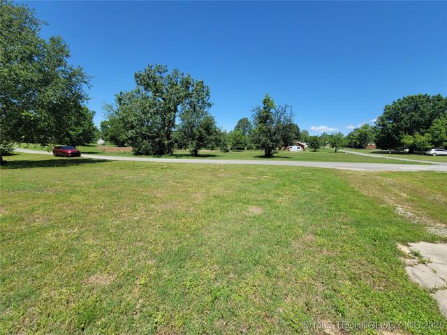 1931 Coon Creek, Eufaula, OK 74432