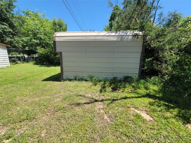 1931 Coon Creek, Eufaula, OK 74432