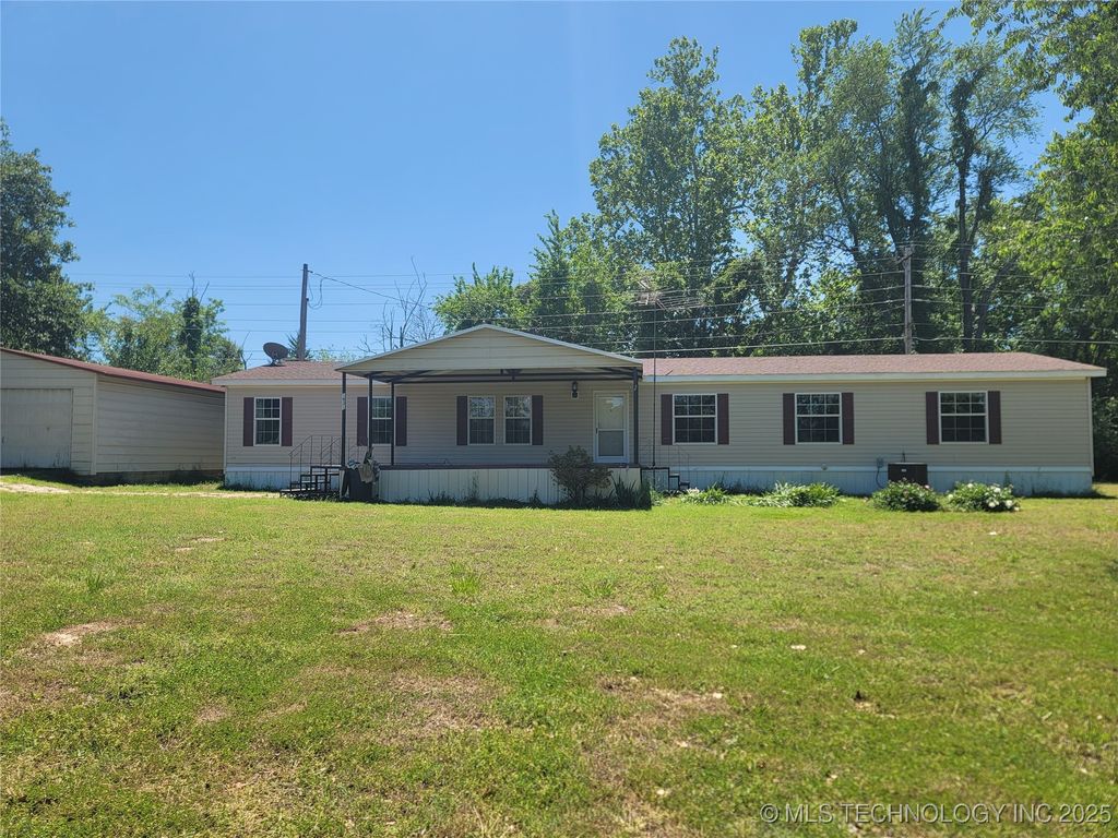 1931 Coon Creek, Eufaula, OK 74432
