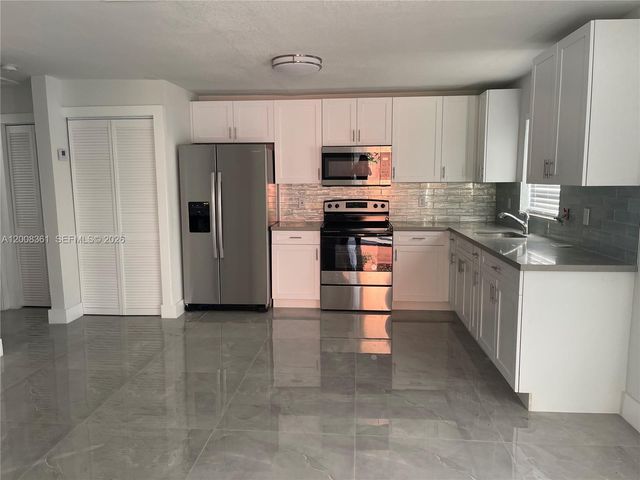 4281 Riverside Dr 3, Coral Springs, FL 33065