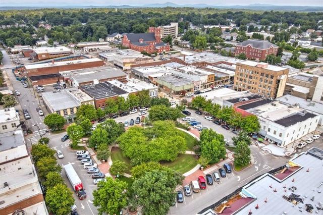 9150 Greenway Court, Gainesville, GA 30506