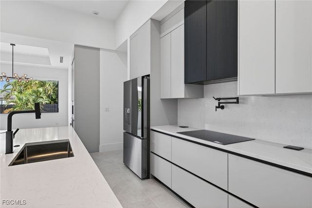 1821 SW 25th TER, Cape Coral, FL 33914