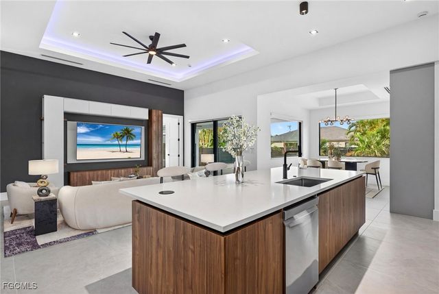 1821 SW 25th TER, Cape Coral, FL 33914