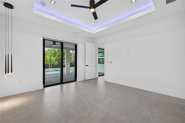 1821 SW 25th TER, Cape Coral, FL 33914