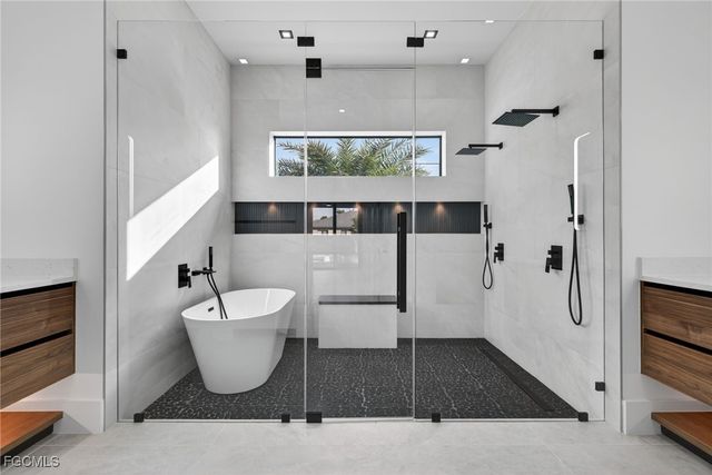 1821 SW 25th TER, Cape Coral, FL 33914