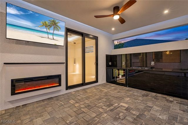 1821 SW 25th TER, Cape Coral, FL 33914