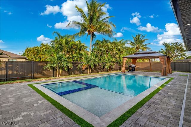 1821 SW 25th TER, Cape Coral, FL 33914