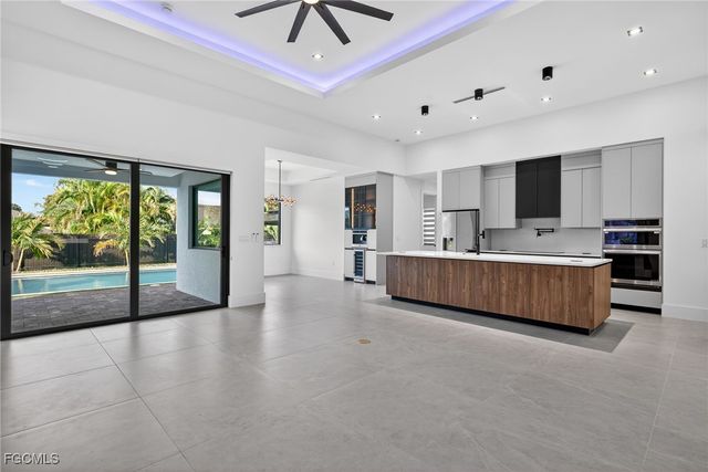 1821 SW 25th TER, Cape Coral, FL 33914