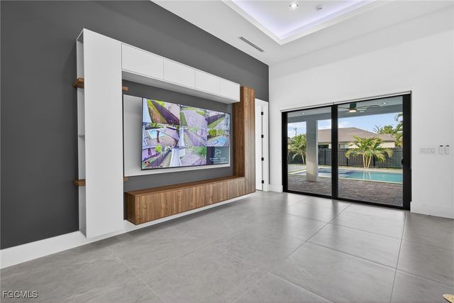 1821 SW 25th TER, Cape Coral, FL 33914