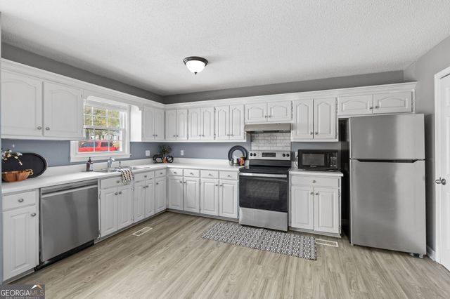 307 Spring Creek Drive, Perry, GA 31069