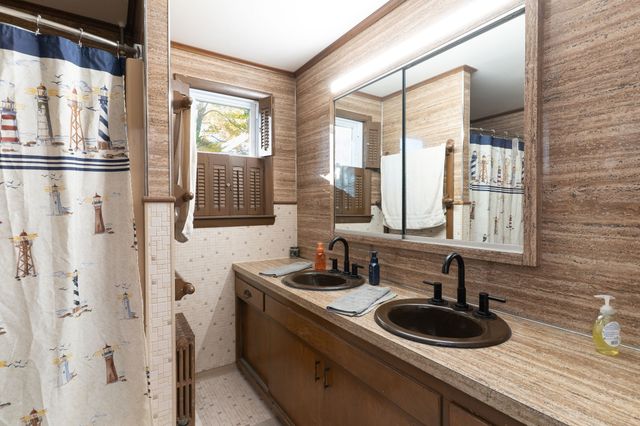 23 Central Street, West Brookfield, MA 01585