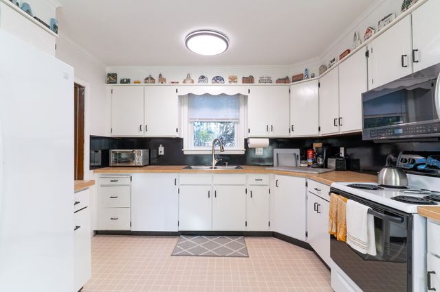 23 Central Street, West Brookfield, MA 01585