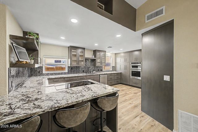 7588 W KERRY Lane, Glendale, AZ 85308