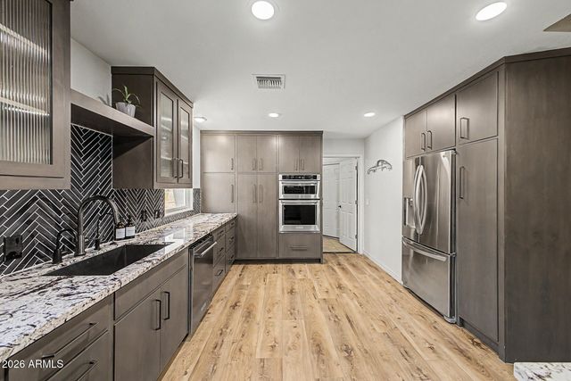 7588 W KERRY Lane, Glendale, AZ 85308