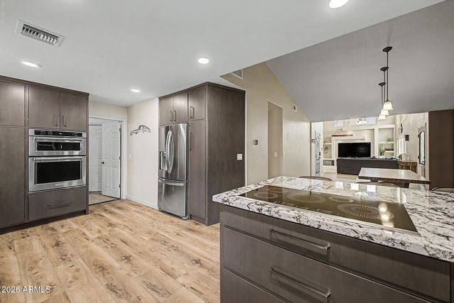 7588 W KERRY Lane, Glendale, AZ 85308