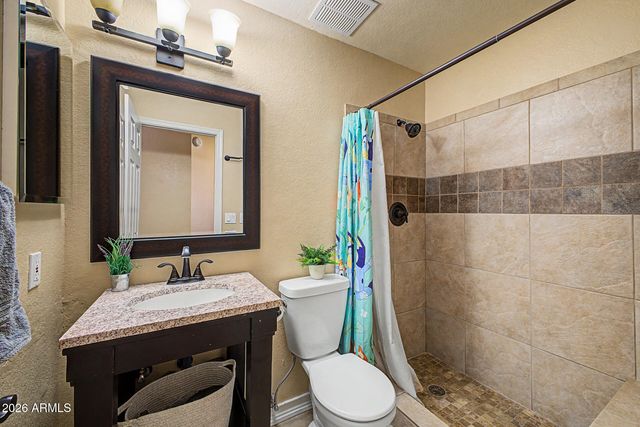 7588 W KERRY Lane, Glendale, AZ 85308