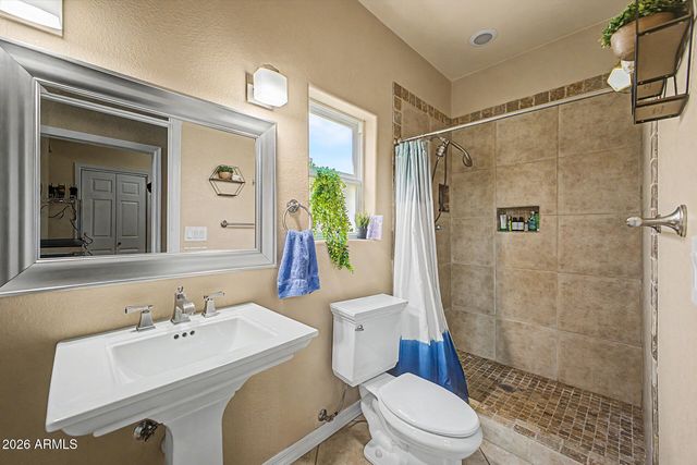 7588 W KERRY Lane, Glendale, AZ 85308