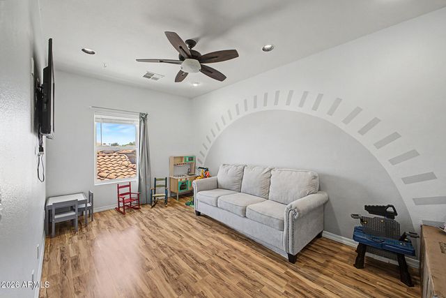7588 W KERRY Lane, Glendale, AZ 85308
