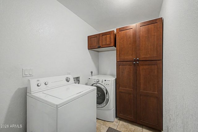 7588 W KERRY Lane, Glendale, AZ 85308