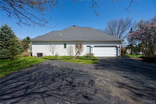 111 Dellwood Drive, Elma, NY 14059