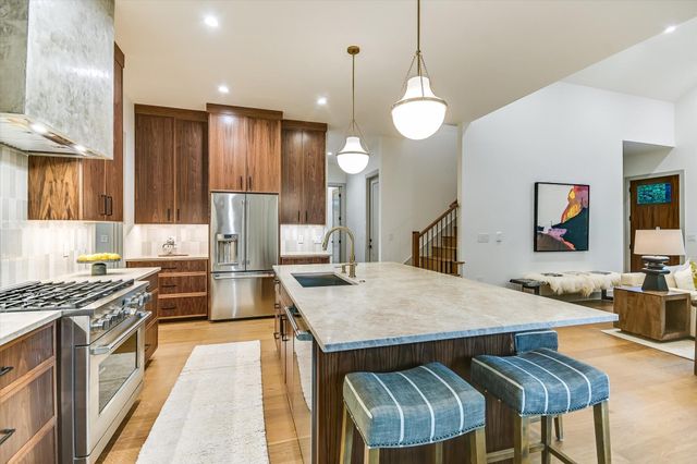 8512 Rockwood LN, Austin, TX 78757