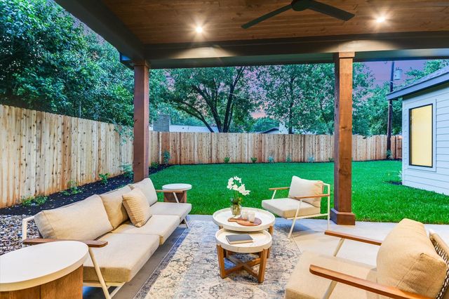 8512 Rockwood LN, Austin, TX 78757