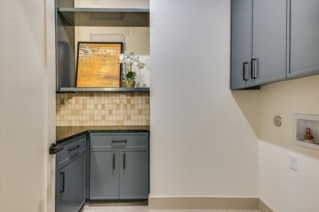 8512 Rockwood LN, Austin, TX 78757