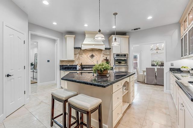 294 W Canadian Avenue, Fresno, CA 93711