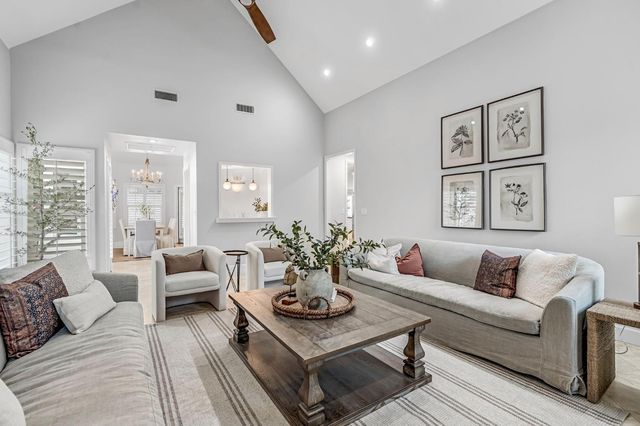 294 W Canadian Avenue, Fresno, CA 93711