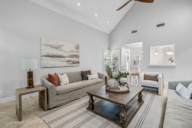 294 W Canadian Avenue, Fresno, CA 93711