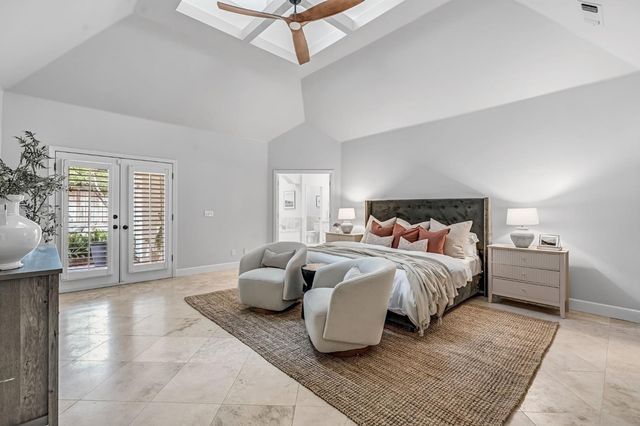 294 W Canadian Avenue, Fresno, CA 93711