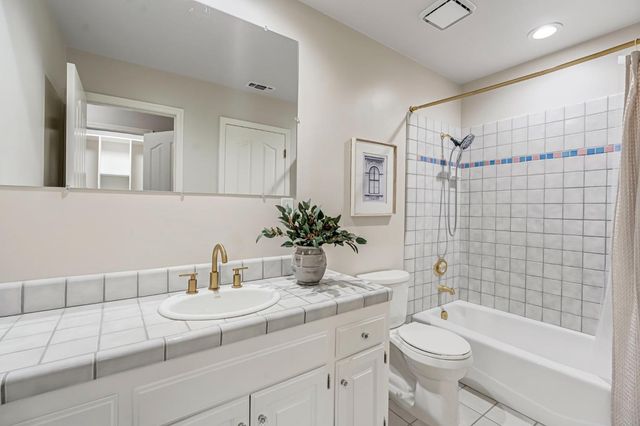 294 W Canadian Avenue, Fresno, CA 93711