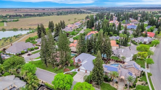 294 W Canadian Avenue, Fresno, CA 93711