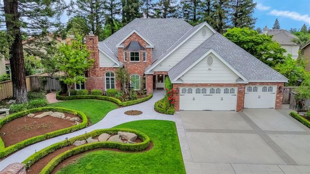 294 W Canadian Avenue, Fresno, CA 93711