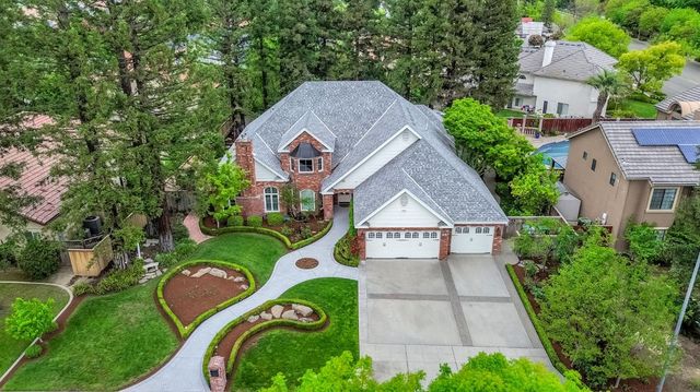 294 W Canadian Avenue, Fresno, CA 93711