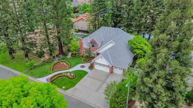 294 W Canadian Avenue, Fresno, CA 93711